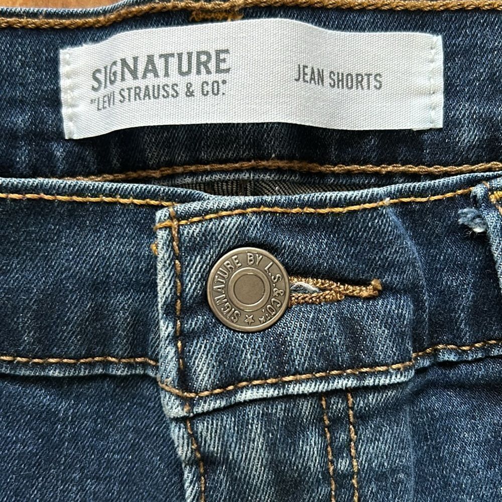 Levi’s Signature Jean Shorts - Picture 3 of 8